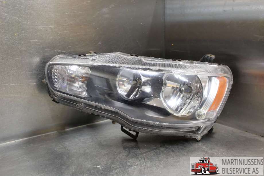 Frontlykt venstre halogen til Mitsubishi Lancer 2008-2017 (MITSUBISHI|)
