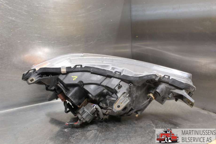 Frontlykt venstre halogen til Mitsubishi Lancer 2008-2017 (MITSUBISHI|)