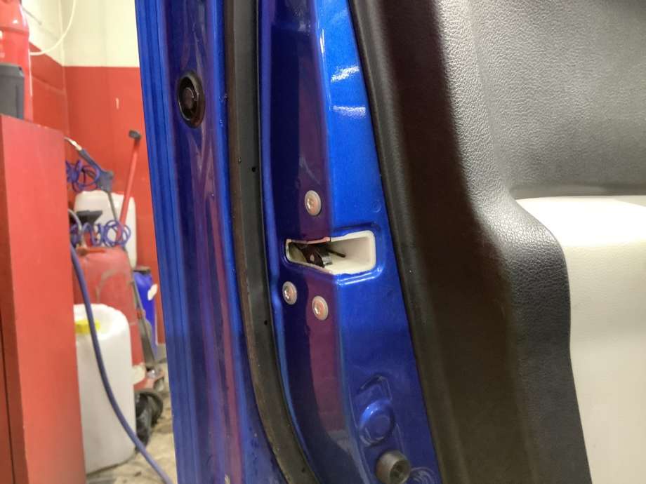 Låsekasse venstre til Suzuki Ignis, 2016-->> (Type II)  (SUZUKI|)