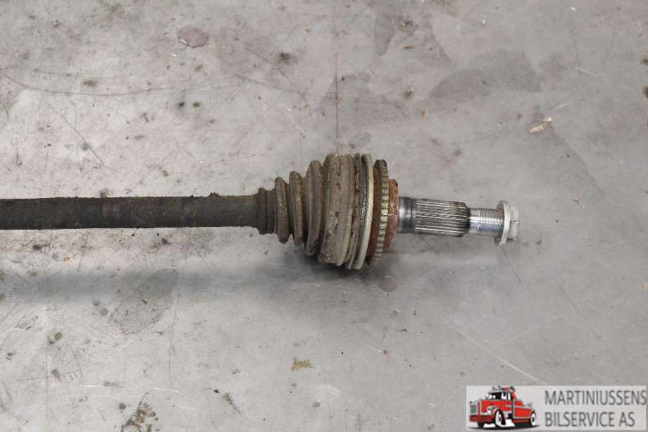 Drivaksel venstre bak til Toyota Hiace 2007-2012 (Fase 3)  (TOYOTA|)