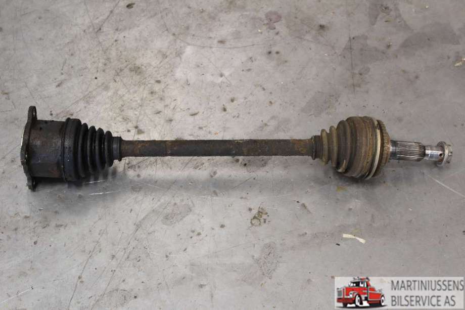 Drivaksel venstre bak til Toyota Hiace 2007-2012 (Fase 3)  (TOYOTA|)