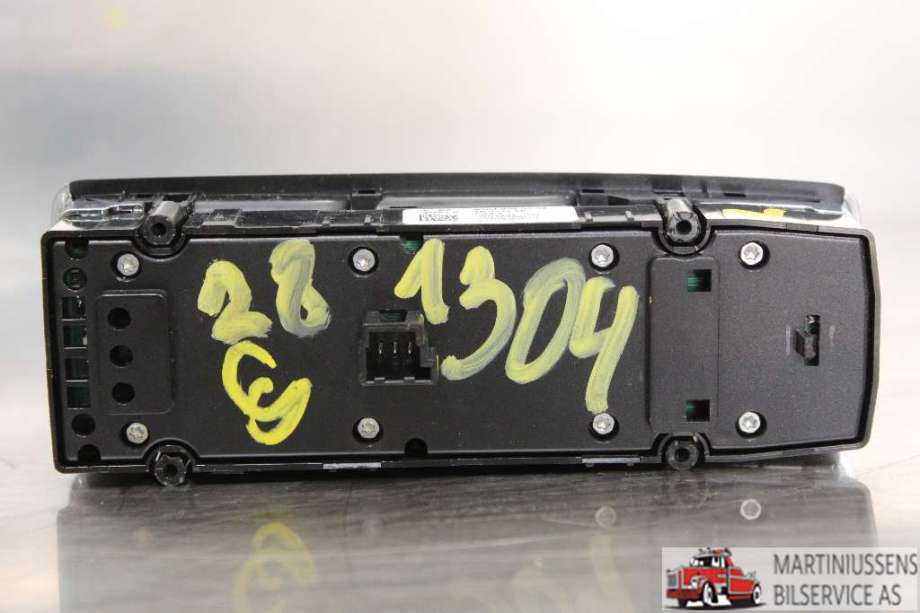 Bryter ruteheis til Mercedes C-Klasse 2011-2014 (Fase 2) (W204) (W204) (MERCEDES|A204 905 53 02|)