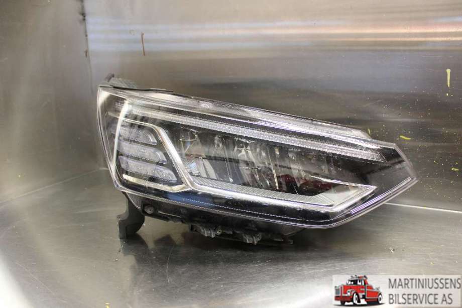Frontlykt høyre halogen til SsangYong Korando 2019-->> (Type IV)  (SSANGYONG|83102 37200|)