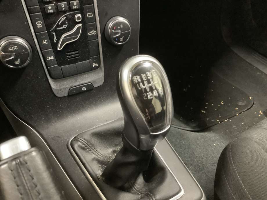 Girstang til Volvo V40, 2012-2019  (VOLVO|)