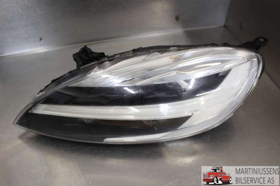 Frontlykt venstre halogen til Volvo V40 2012-2019  (VOLVO||31420447)