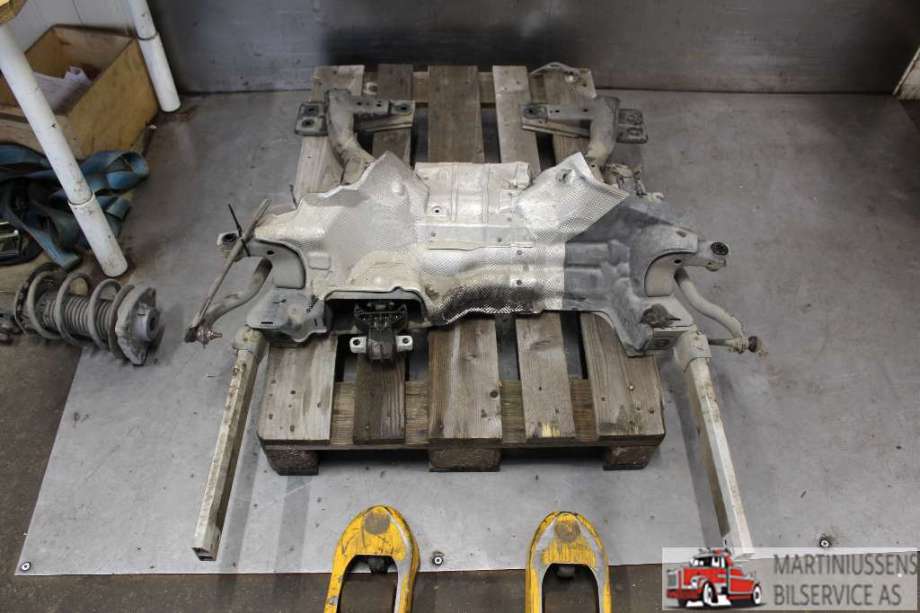 Travers foran hoved til Mercedes GLA, 2014-2020 (X156) (X156) (MERCEDES|)