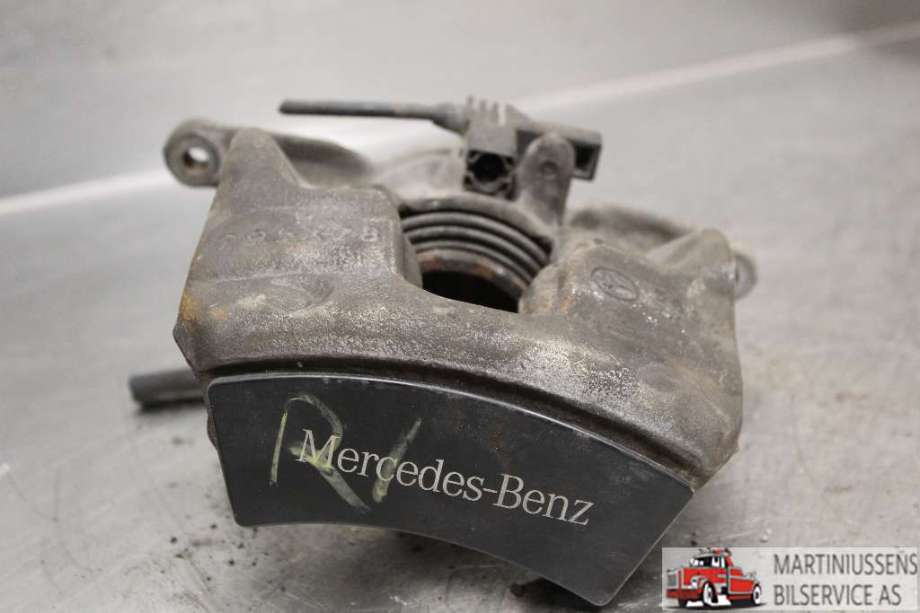 Bremsecaliper høyre foran til Mercedes GLA, 2014-2020 (X156) (X156) (MERCEDES|)