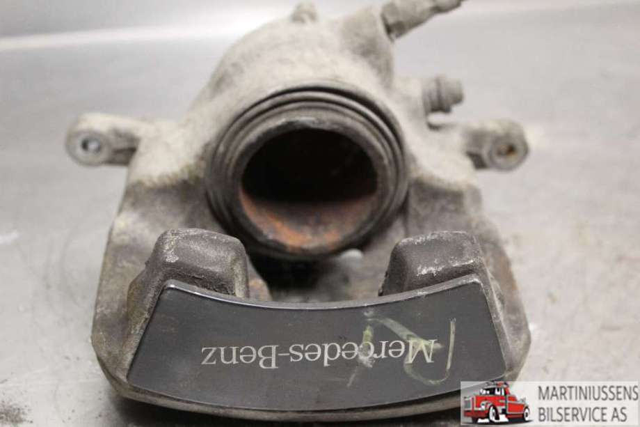 Bremsecaliper høyre foran til Mercedes GLA 2014-2020 (X156) (X156) (MERCEDES|)