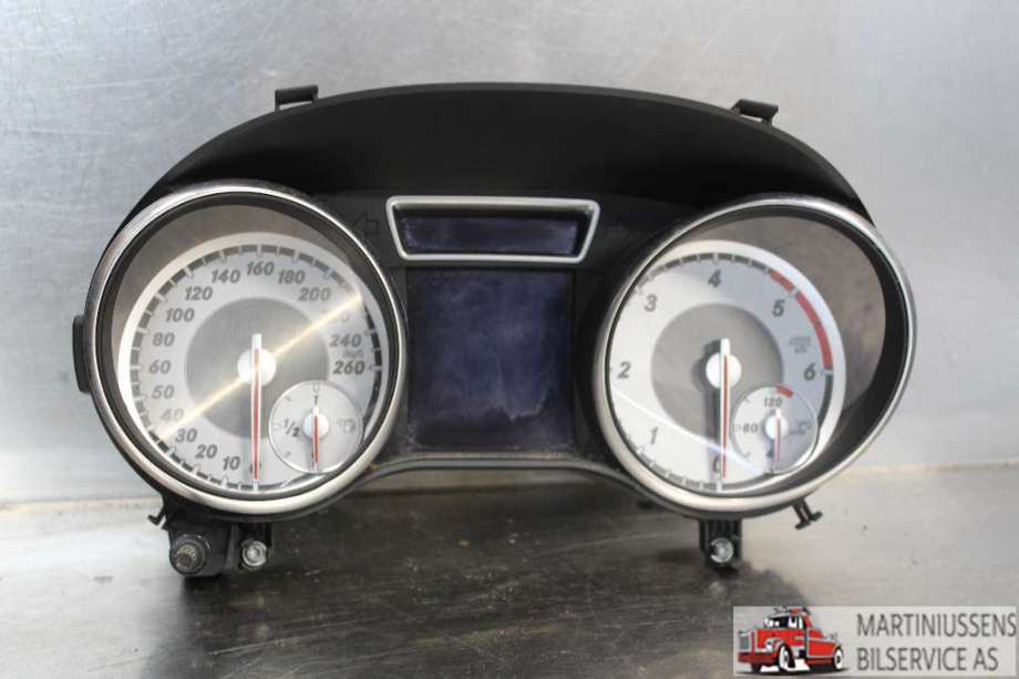 Speedometer til Mercedes GLA 2014-2020 (X156) (X156) (MERCEDES||A172 902 35 05)