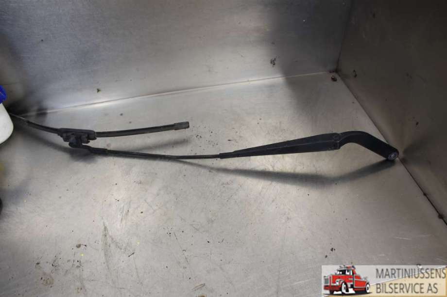Viskerarmer frontrute til BMW X6 2008-2014 (E71/E72) (E71/E72) (BMW|61 61 9 449 955|)