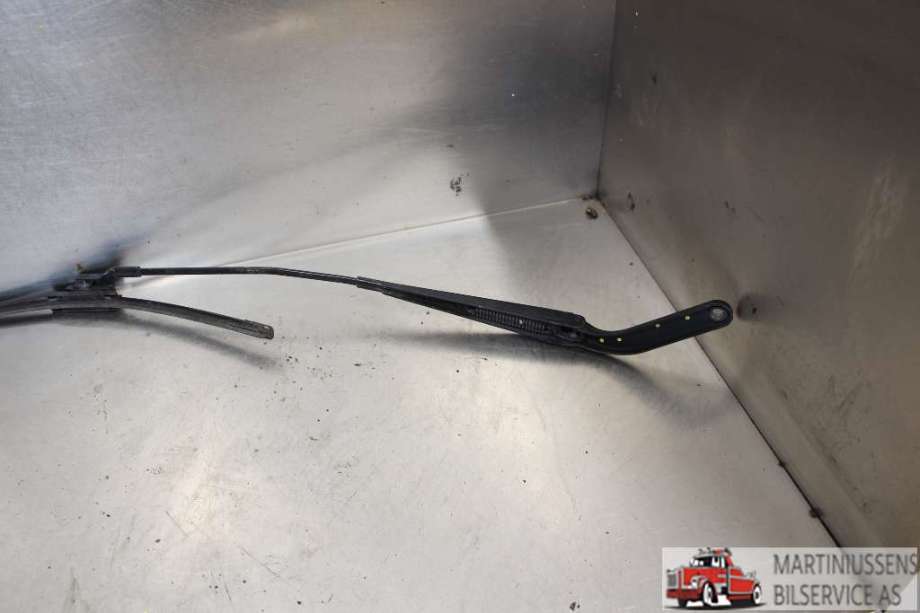 Viskerarmer frontrute til BMW X6 2008-2014 (E71/E72) (E71/E72) (BMW|61 61 9 449 955|)