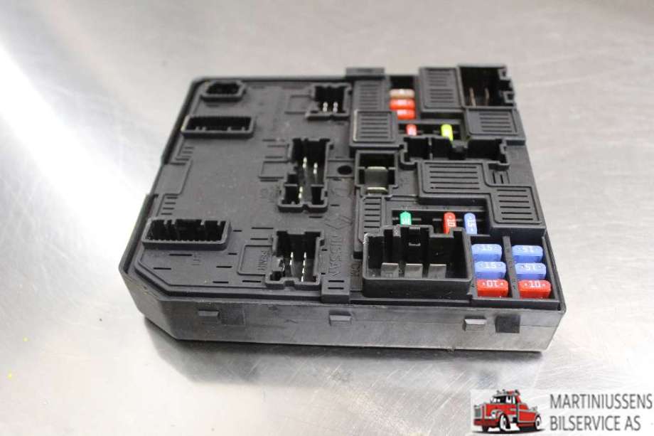 Sikringsboks til Nissan Qashqai 2014-2021 (Type II)  (NISSAN|284B7 5NA0A|)