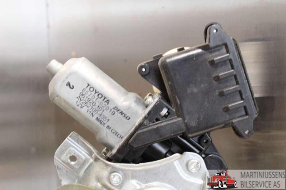Ruteheis høyre til Toyota Avensis 2009-2015 (Type III, Fase 1)  (TOYOTA|85701-02010|)