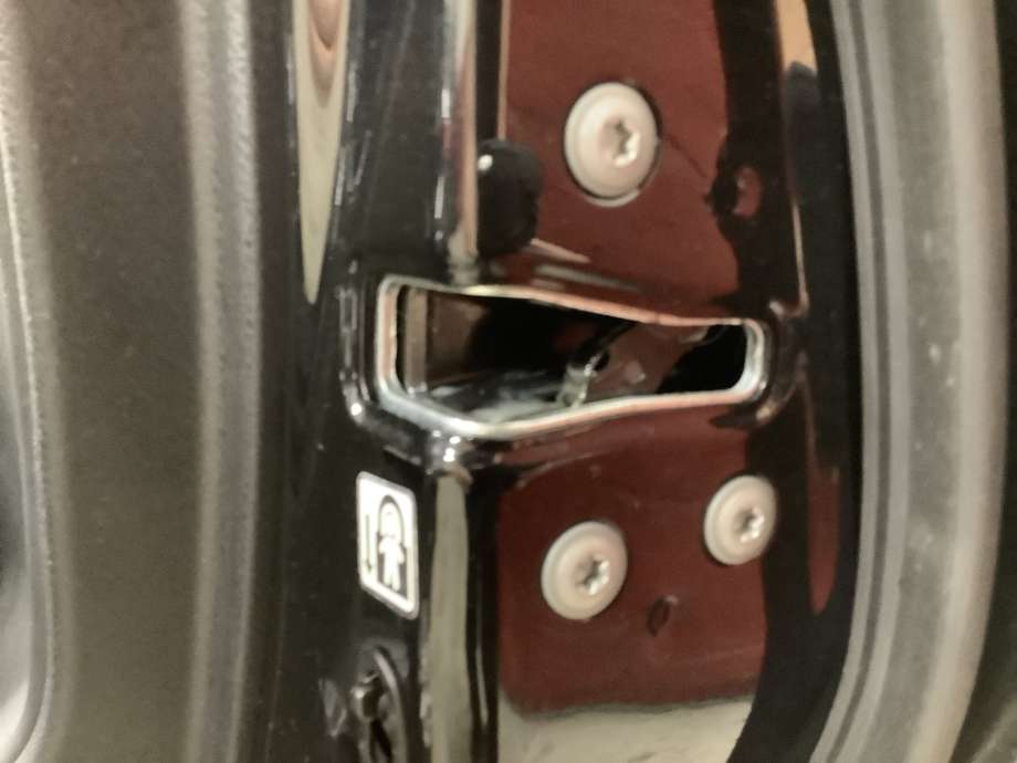 Låsekasse høyre til Toyota RAV4, 2013-2015 (Type IV, Fase 1)  (TOYOTA|)