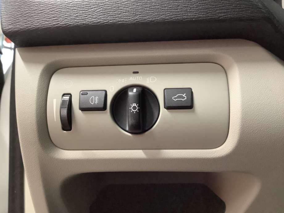 Bryter lys til Volvo V40, 2012-2019  (VOLVO|)
