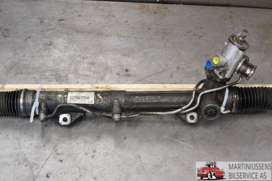 Tannstang til BMW 5-Serie 2003-2010 (E60/E61) (E60/E61) (7853 993 329|)