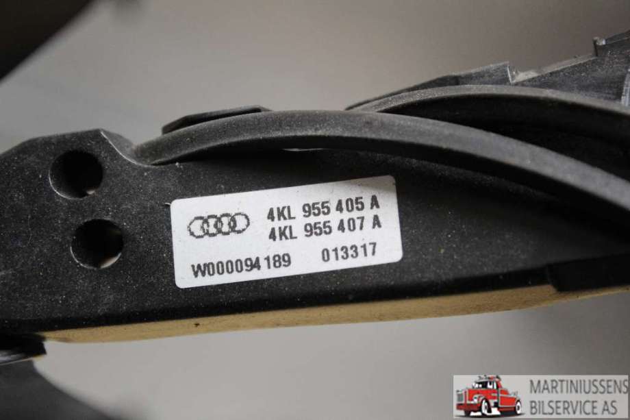 Viskerarmer frontrute til Audi e-tron 2018-->>  (AUDI||4KL 955 405 A)