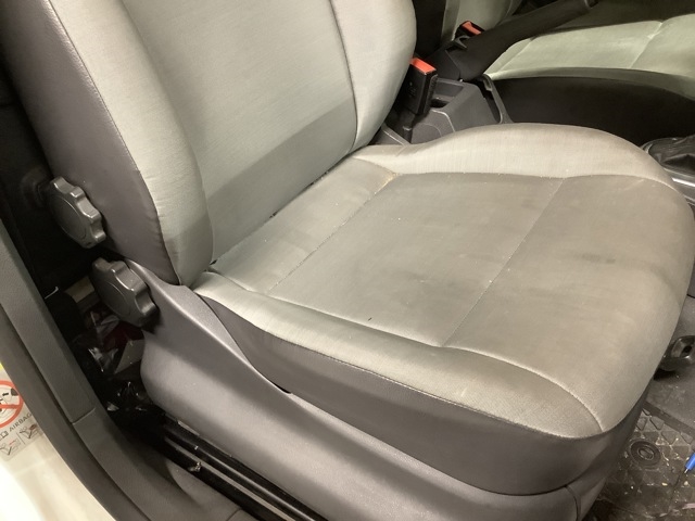 Sete foran høyre til VW Caddy, 2010-2015 (Type III, Fase 2)  (VOLKSWAGEN|)