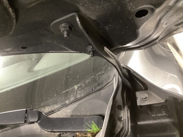 Panserhengsler til Nissan Qashqai 2014-2021 (Type II)  (NISSAN|)
