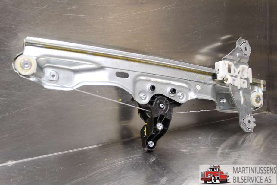 Ruteheis til Nissan Qashqai 2014-2021 (Type II)  (NISSAN|C17689-100|)