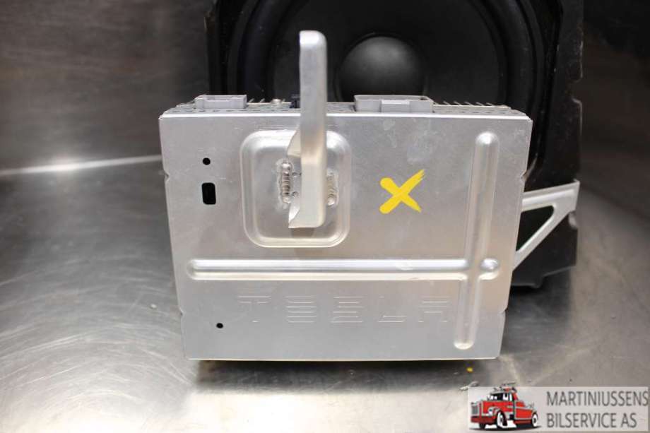 Bilstereo diverse til Tesla Model 3 2018-2023 (Fase 1)  (TESLA|1079748-00-E|)