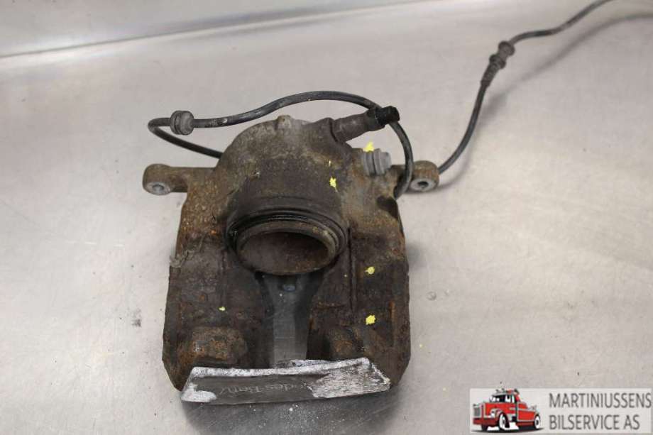 Bremsecaliper høyre foran til Mercedes GLA 2014-2020 (X156) (X156) (MERCEDES|)