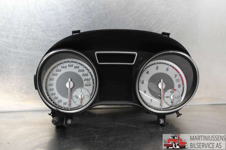 Speedometer til Mercedes GLA 2014-2020 (X156) (X156) (MERCEDES||A156 900 92 02)