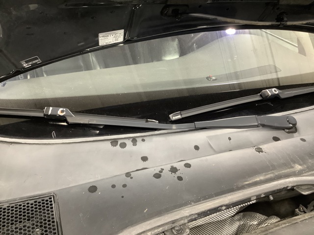 Viskerarmer frontrute til Volvo V70 2007-2013 (Type III, Fase 1) (VOLVO|)