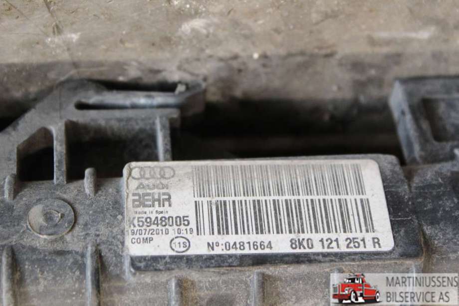 Radiator (manuell gir) til Audi Q5 2008-2012 (Type I, Fase 1)  (AUDI||8K0 121 251 R)