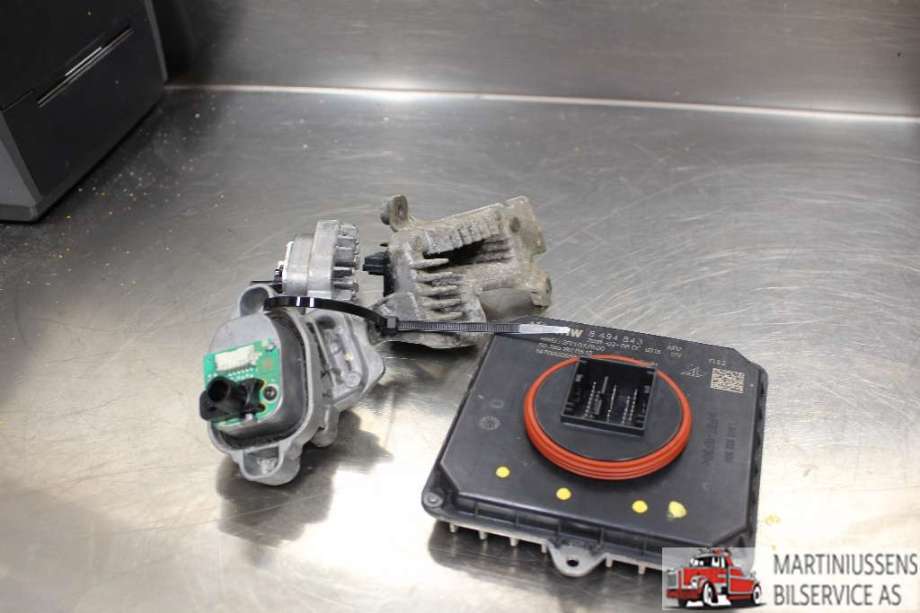 Styreenhet xenon/ballast til BMW 3-Serie, 2012-2018 (F30/F31/F34) (F30/F31/F34) (BMW|8 494 843)
