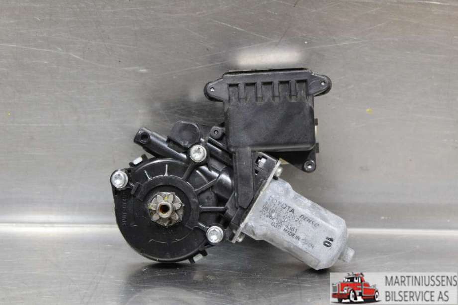Ruteheis venstre til Toyota Yaris 2014-2020 (Type III, Fase 2)  (TOYOTA||85720-0D36)