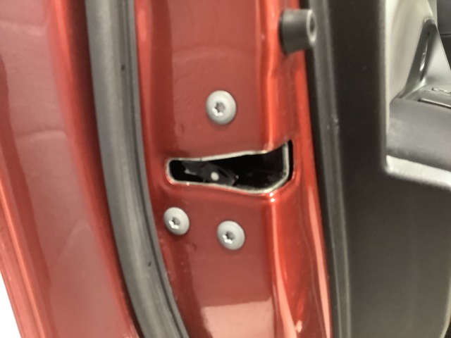 Låsekasse venstre til Toyota Yaris 2014-2020 (Type III, Fase 2) (TOYOTA||T43-11140 F3)