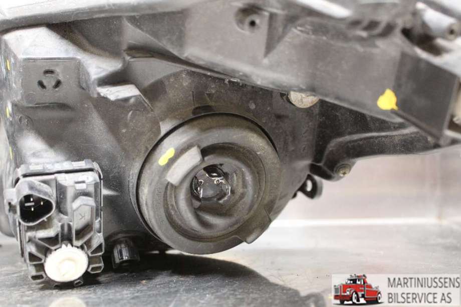 Frontlykt høyre halogen til Mazda 5 2005-2010 (Type I) (MAZDA|)