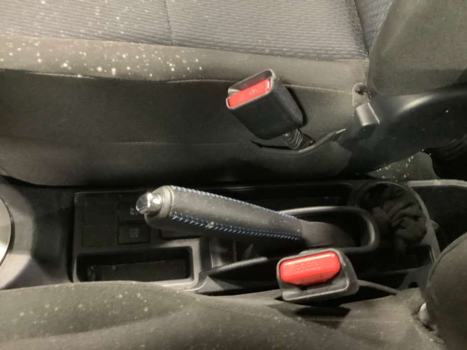 Håndbrekk til Toyota Yaris, 2012-2014 (Type III, Fase 1)  (TOYOTA|)