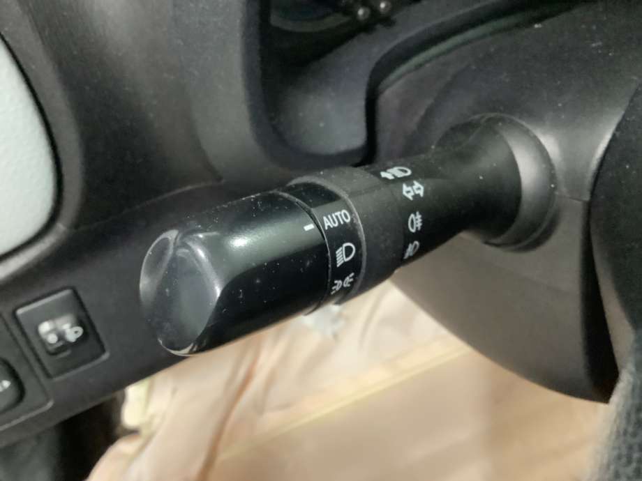Bryter blink til Toyota Yaris, 2012-2014 (Type III, Fase 1)  (TOYOTA|)