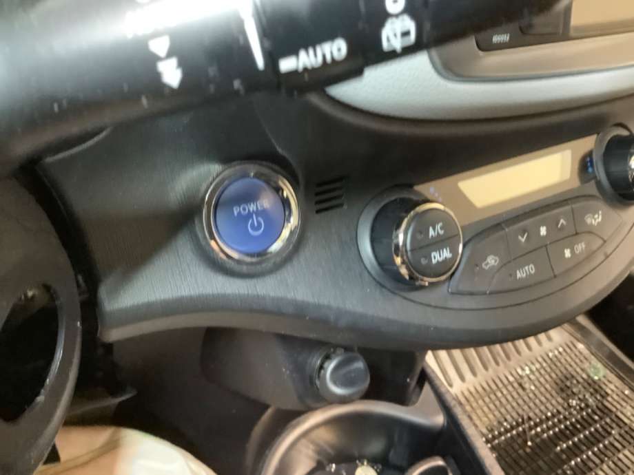 Bryter start/stopp til Toyota Yaris, 2012-2014 (Type III, Fase 1)  (TOYOTA|)