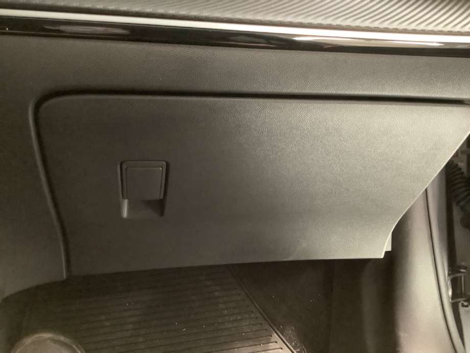 Hanskerom til Peugeot 2008, 2019-->> (Type II)  (PEUGEOT|)