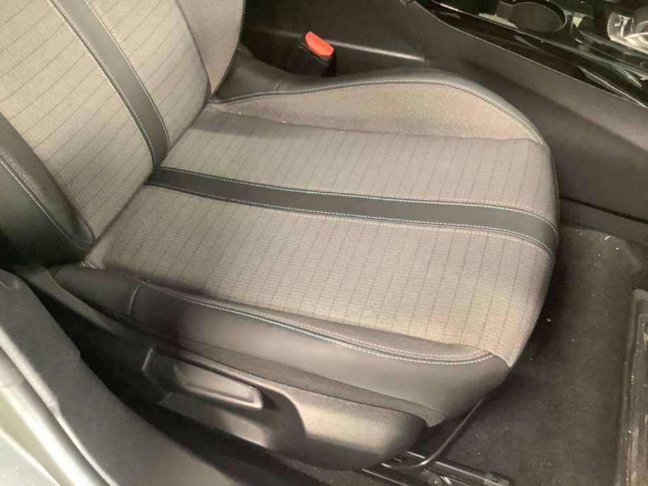 Sete foran høyre til Peugeot 2008, 2019-->> (Type II)  (PEUGEOT|)