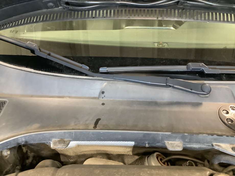 Viskerarmer frontrute til Volvo XC60, 2014-2017 (Type I, Fase 2)  (VOLVO|)