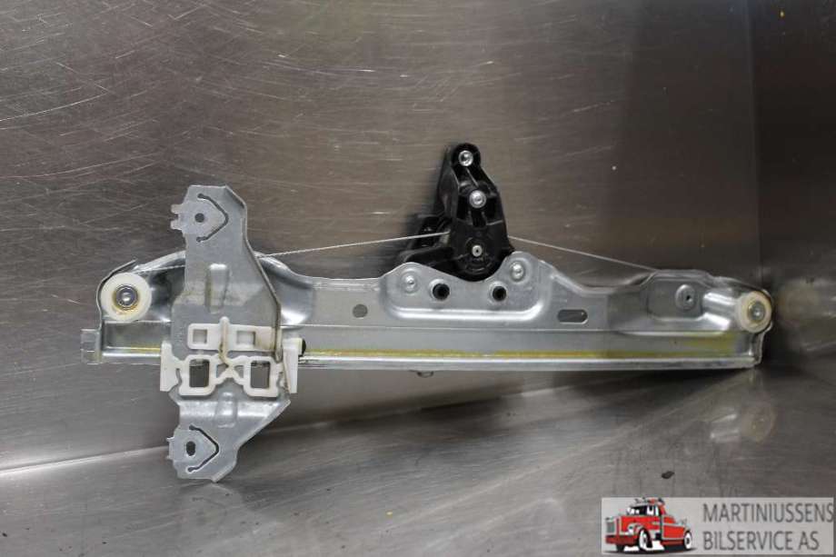 Ruteheis til Nissan Qashqai 2014-2021 (Type II)  (NISSAN||C17321-101)