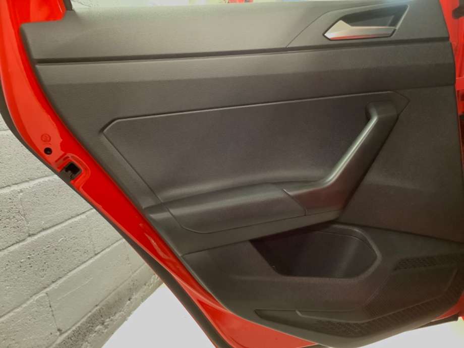 Dørtrekk venstre til VW Polo, 2017-2021 (Type VI, Fase 1)  (VOLKSWAGEN|)