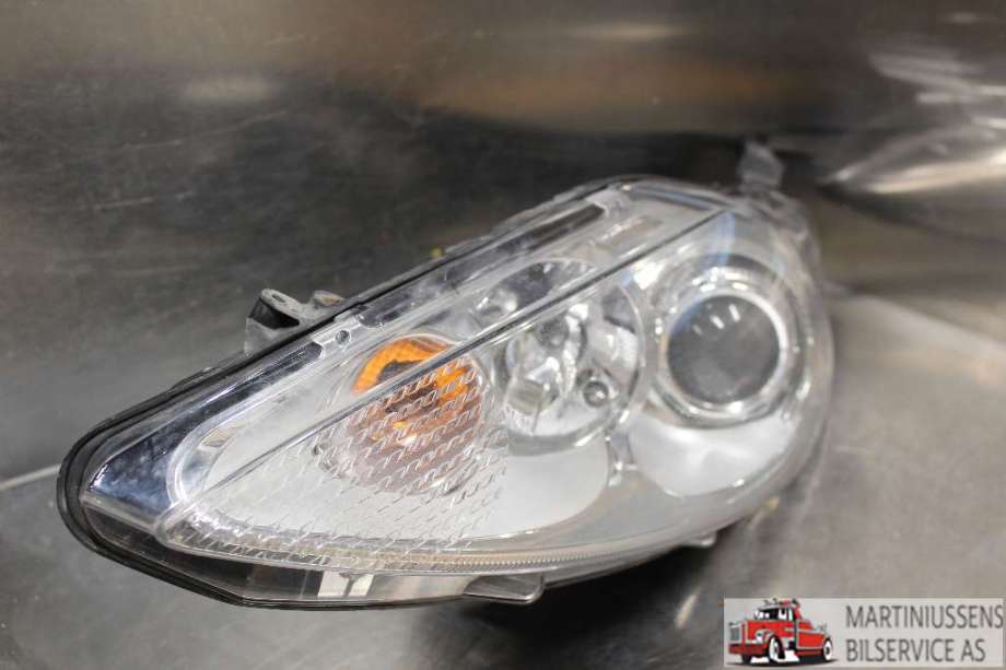 Frontlykt venstre halogen til Ford Fiesta 2008-2012 (Type VI, Fase 1)  (FORD||8A61-13W030-CD)