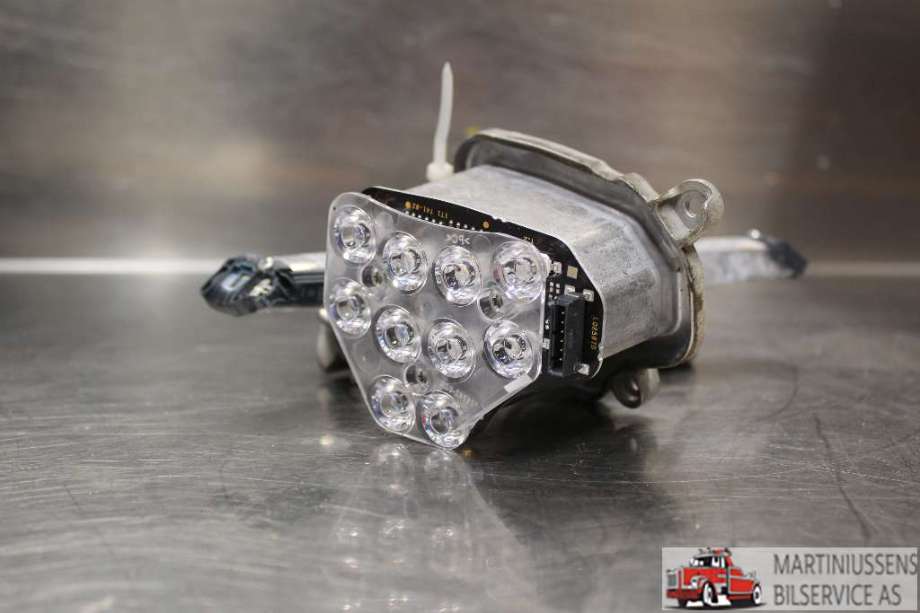 Frontlykt høyre halogen til BMW 5-Serie, 2010-2017 (F10/F11) (F10/F11) (BMW|171738-02)