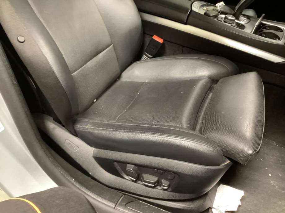 Sete foran høyre til BMW 7-Serie, 2009-2015 (F01/F02/F03/F04) (F01/F02/F03/F04) (BMW|)