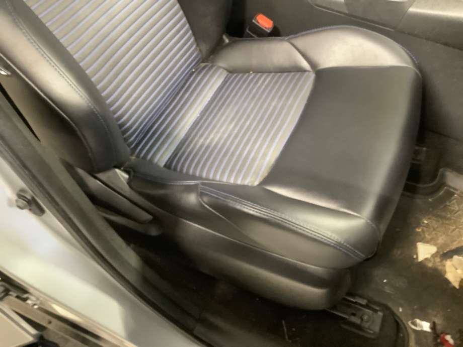 Sete foran høyre til Toyota RAV4, 2019-->> (Type V)  (TOYOTA|)