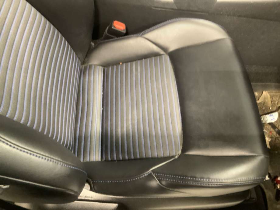 Sete foran høyre til Toyota RAV4 2019-->> (Type V)  (TOYOTA|)
