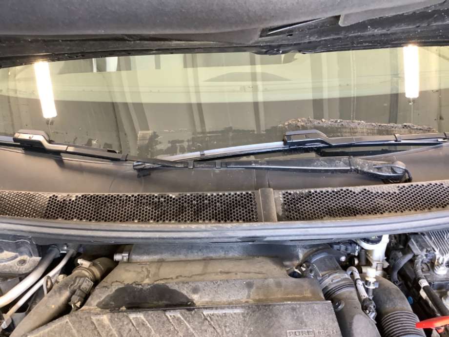 Viskerarmer frontrute til Peugeot 3008, 2016-->> (Type II)  (PEUGEOT|)
