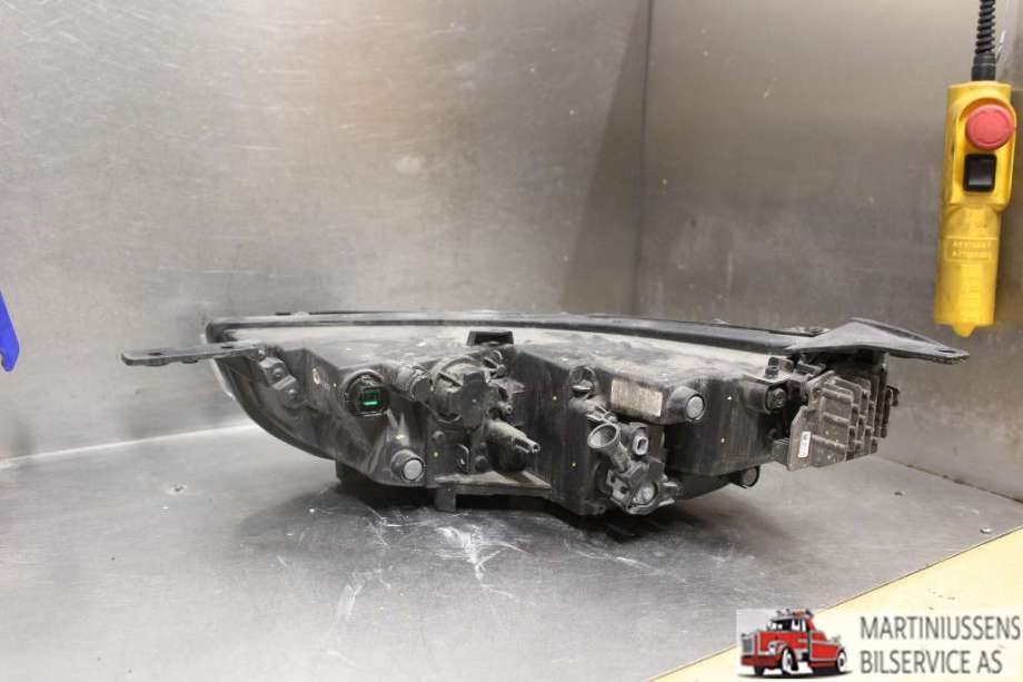 Frontlykt høyre halogen til Kia e-Soul 2019-->> (Type III)  (KIA|)