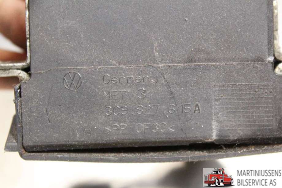 Baklukelås til VW Passat 2011-2015 (B7) (B7) (VOLKSWAGEN||3C9 827 645A)