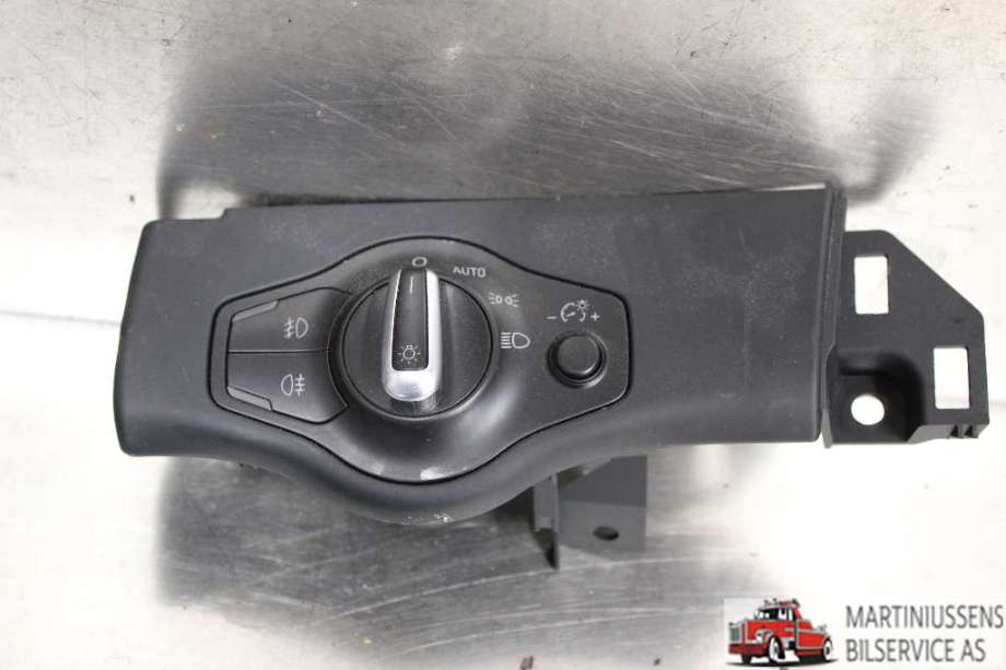 Bryter lys til Audi A4 2007-2014 (Type IV) (B8) (B8) (AUDI|8K0.941.531.AL|)